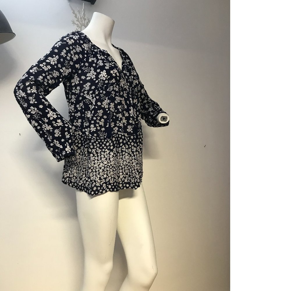 Old Navy Blue White Purple Long Sleeve Crepe Blouse Top V-Neck Tassel Floral